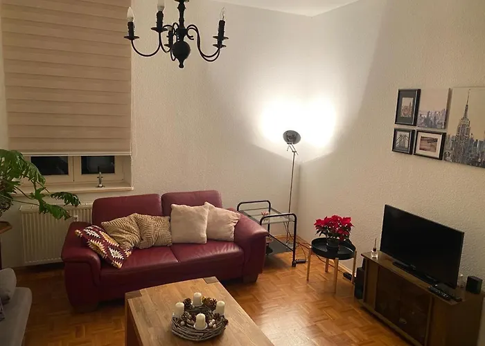 Schoene Altbauwohnung Mit Gruen In Ruhiger Lage